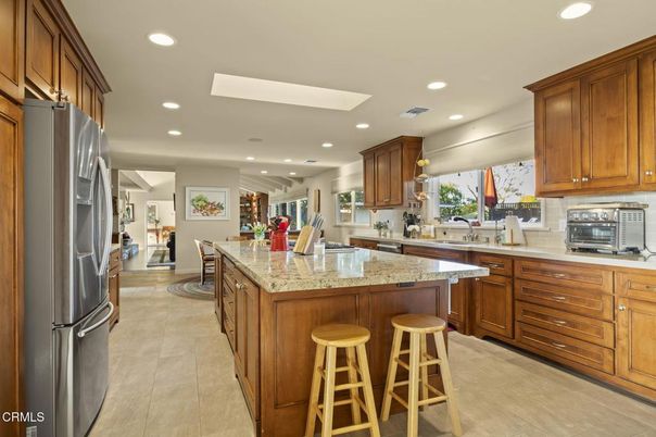 Dining room, Interior, Kitchen, Recessed Lighting, Stainless Steel Appliances
