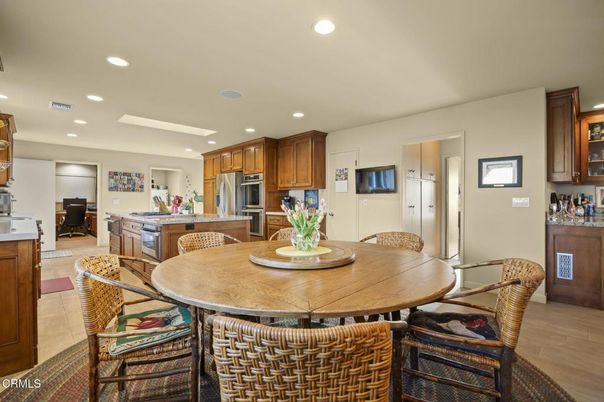 Dining room, Interior, Kitchen, Recessed Lighting, Stainless Steel Appliances