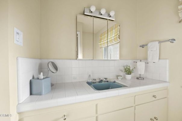 Bathroom, Interior, Tile Countertops