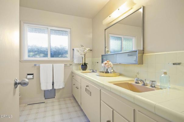 Bathroom, Interior, Tile Countertops