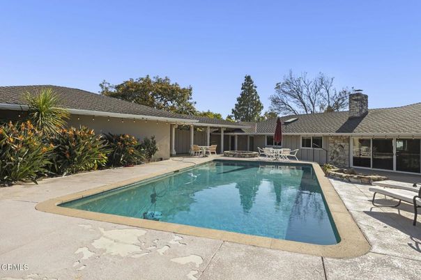Exterior, Pool