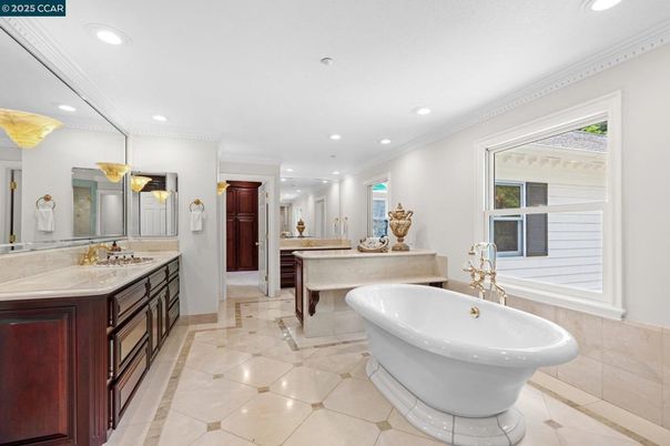 Bathroom, Dual Sink Vanities, Free Standing Baths, Interior, Recessed Lighting