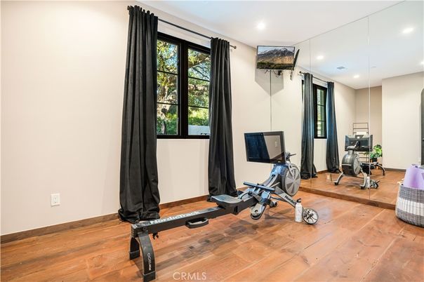 Fitness Equipment, Interior, Recessed Lighting, Wood Texture Flooring
