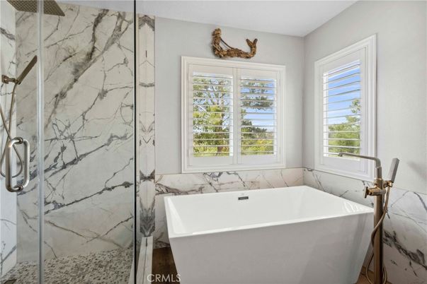 Bathroom, Free Standing Baths, Interior, Marble Walls