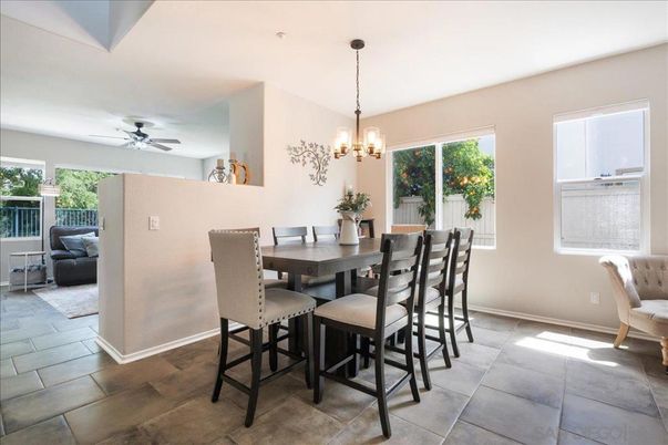 Chandelier, Dining room, Interior