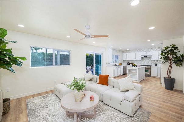 Interior, Kitchen, Living room, Pendant Lights, Recessed Lighting, Wood Texture Flooring