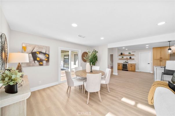 Dining room, Interior, Kitchen, Pendant Lights, Recessed Lighting, Wood Texture Flooring