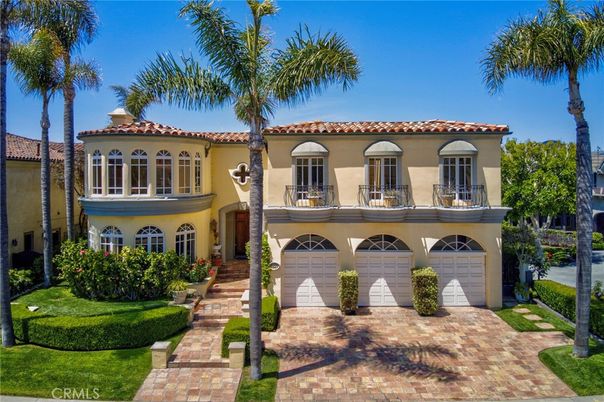 Attached, Exterior, Facade, Spanish Mediterranean