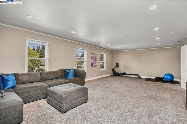 Fitness Equipment, Interior, Living room, Recessed Lighting