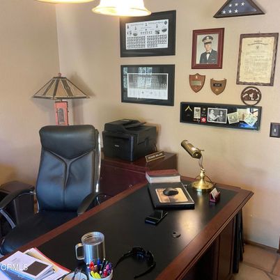 Home Office, Interior