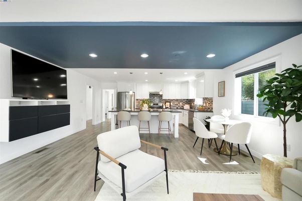 Dining room, Interior, Kitchen, Pendant Lights, Recessed Lighting, Stainless Steel Appliances, Wood Texture Flooring