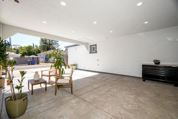 Exterior, Recessed Lighting