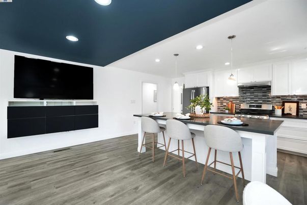 Dining room, Interior, Kitchen, Pendant Lights, Recessed Lighting, Wood Texture Flooring