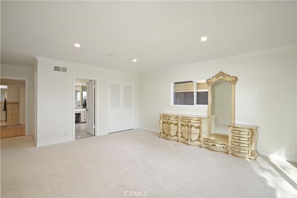 Bathroom, Empty room, Interior, Recessed Lighting