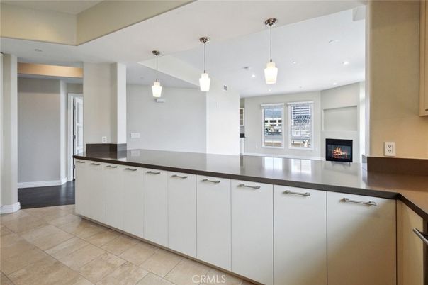 Fireplace, Interior, Kitchen, Pendant Lights, Recessed Lighting