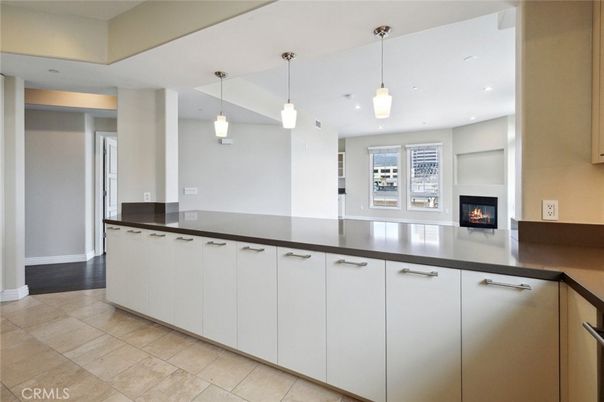 Fireplace, Interior, Kitchen, Pendant Lights, Recessed Lighting
