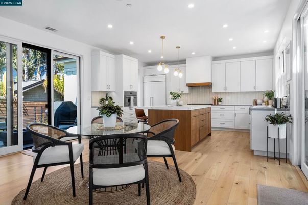 Dining room, Interior, Kitchen, Pendant Lights, Recessed Lighting, Wood Texture Flooring