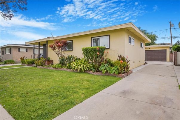 Backyard, Detached Garage, Exterior