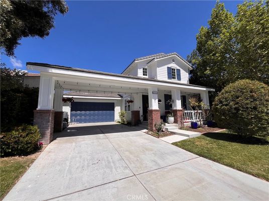 Attached, Exterior, Facade, American Craftsman