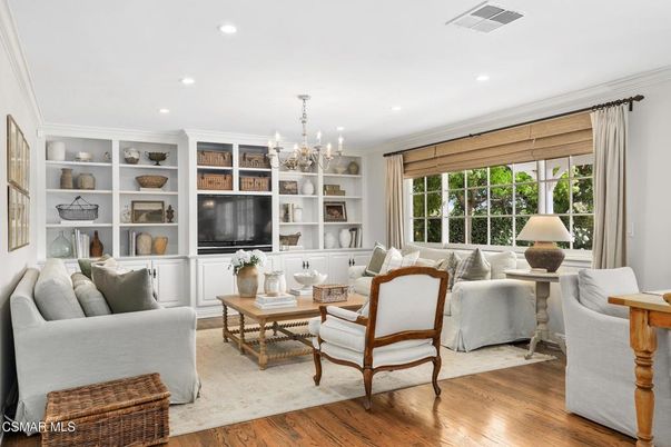 Chandelier, Interior, Living room, Recessed Lighting, Wood Texture Flooring