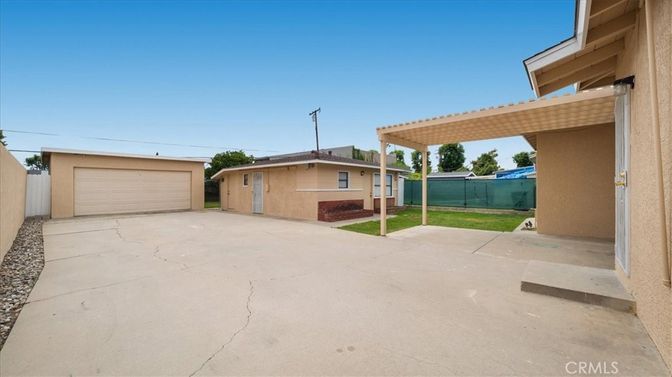 Detached Garage, Exterior