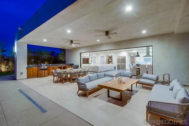 Dining room, Exterior, Living room, Recessed Lighting
