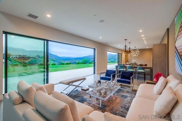 Interior, Living room, Pendant Lights, Recessed Lighting