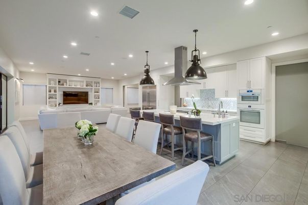 Dining room, Interior, Kitchen, Living room, Pendant Lights, Recessed Lighting, Stainless Steel Appliances