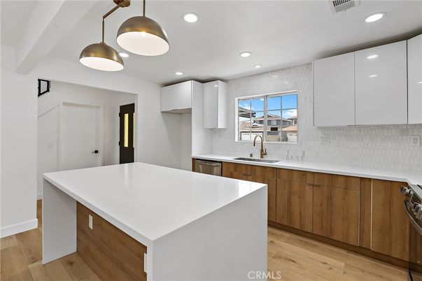 Interior, Kitchen, Pendant Lights, Recessed Lighting, Wood Texture Flooring