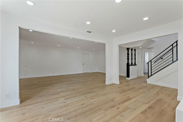Empty room, Interior, Recessed Lighting, Wood Texture Flooring
