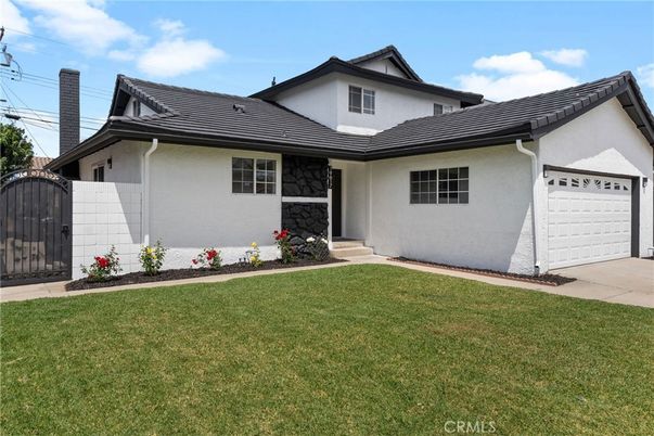 Backyard, Detached Garage, Exterior