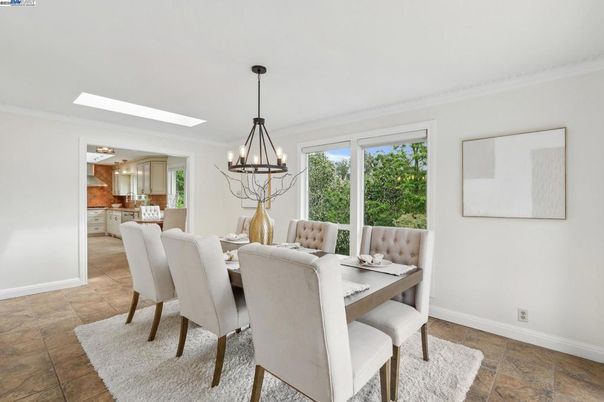 Chandelier, Dining room, Interior, Kitchen, Pendant Lights