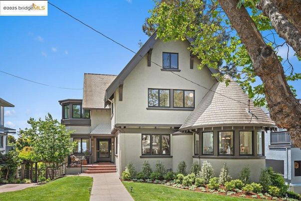 Exterior, Facade, Tudor Revival