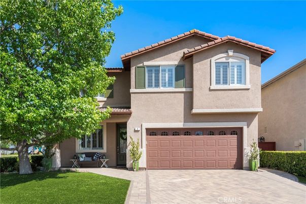 Attached, Exterior, Facade, Mediterranean