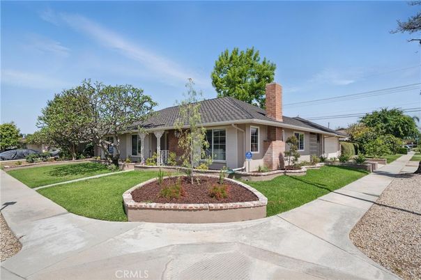 Backyard, Exterior, Facade, Ranch