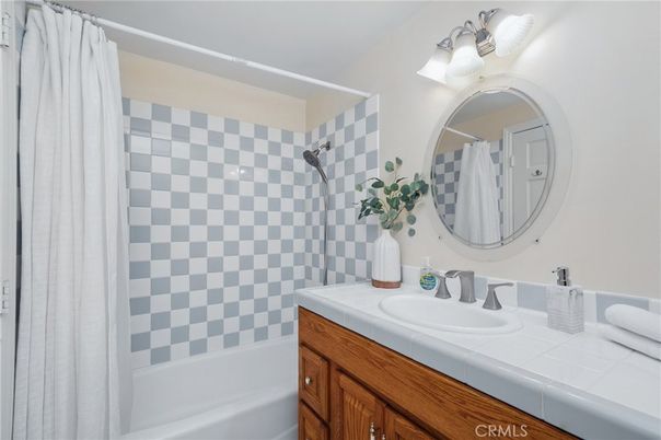 Bathroom, Interior, Tile Countertops