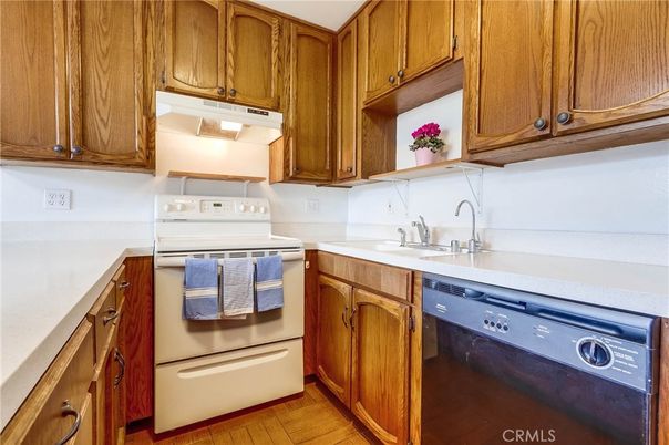 Interior, Kitchen, Washer, Wood Texture Flooring