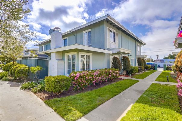 Exterior, Facade, American Craftsman