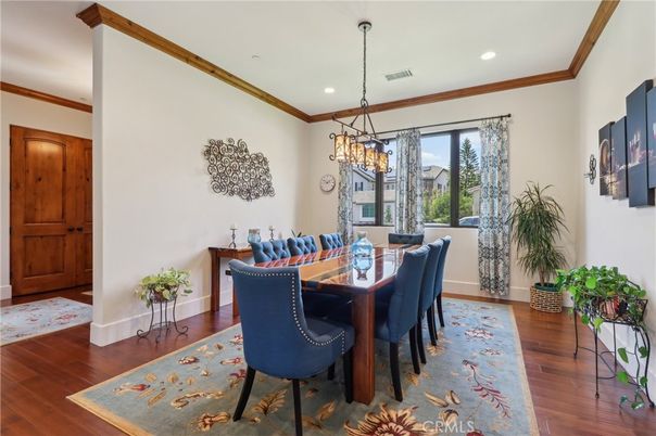 Chandelier, Dining room, Interior, Recessed Lighting, Wood Texture Flooring