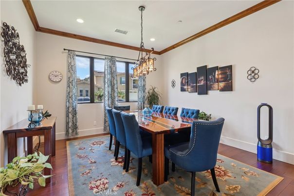 Chandelier, Dining room, Interior, Recessed Lighting, Wood Texture Flooring