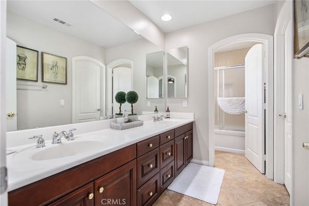 Bathroom, Dual Sink Vanities, Interior, Recessed Lighting