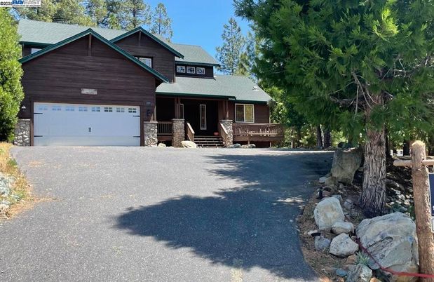 Attached, Exterior, Facade, Log Home