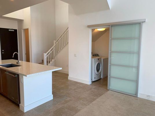 Interior, Kitchen, Recessed Lighting, Washer