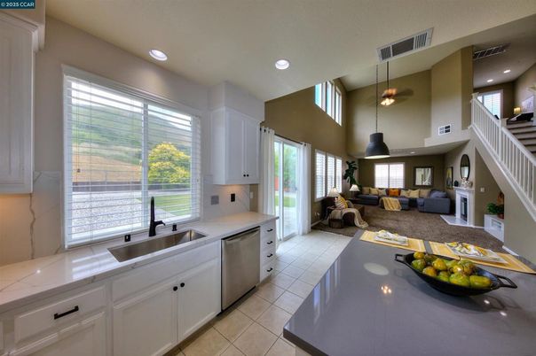 Interior, Kitchen, Living room, Pendant Lights, Recessed Lighting, Stainless Steel Appliances