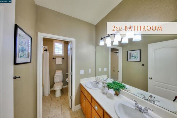 Bathroom, Dual Sink Vanities, Interior