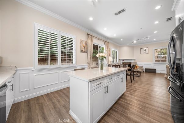 Dining room, Interior, Kitchen, Recessed Lighting, Wood Texture Flooring