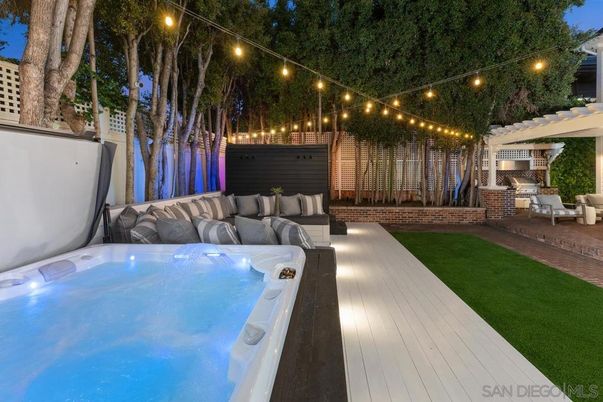 Exterior, Hot Tub