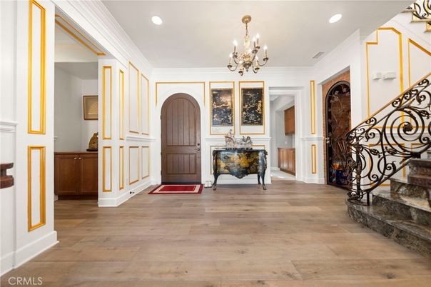 Chandelier, Interior, Recessed Lighting, Wood Texture Flooring