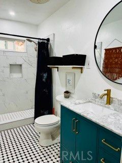 Bathroom, Interior, Marble Walls, Recessed Lighting