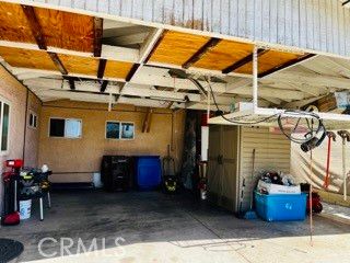 Exterior, Garage